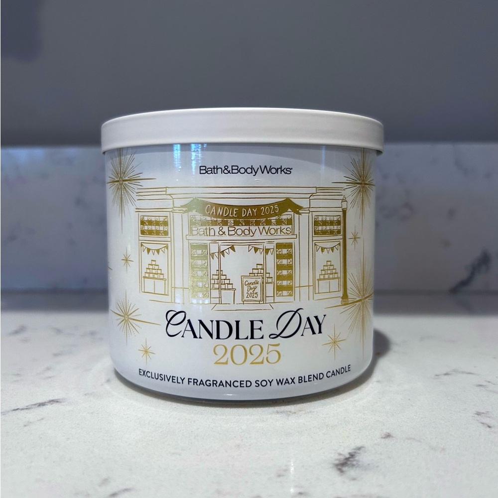 Bath and Body Works candle